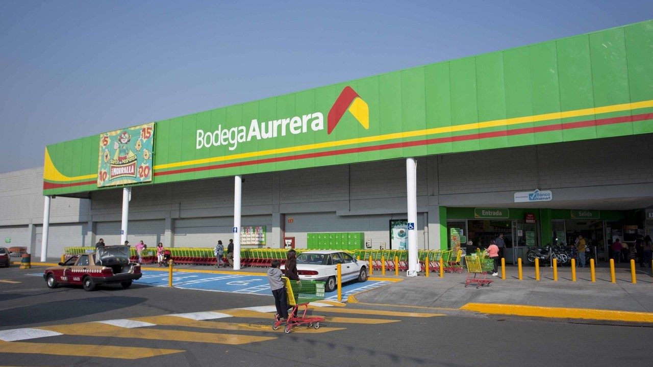 Snapchat: An innovative social media platform with trendy stories.